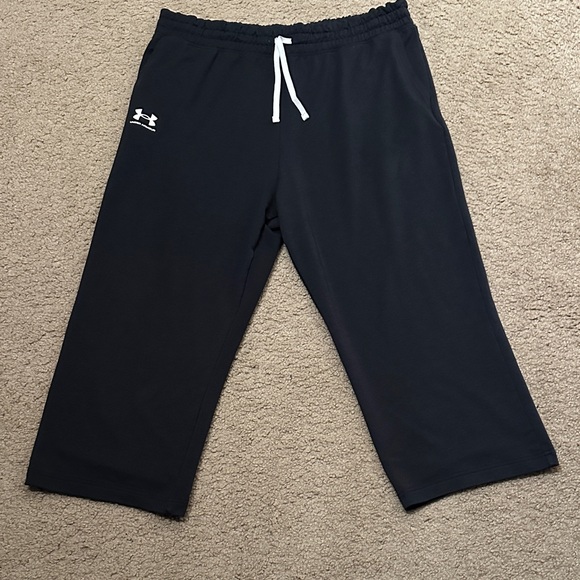 Under Armour Other - Under Armour Mens Elastic Waist Capri Pants White Drawstring Black Size XL